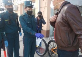 Samarqandda ko‘chada bemaqsad yurgan fuqarolarga qarshi reyd o‘tkazilmoqda (foto) фото