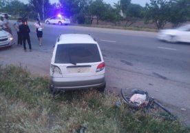 Surxondaryoda qarama-qarshi yo‘lga chiqqan Matiz velosipedchining o‘limiga sababchi bo‘ldi фото