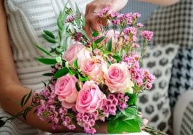 March 8 flowers are now on sale at lower prices фото