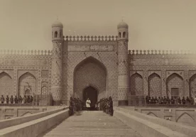 Тунларимнинг ҳар бири ялдо, Саратондек оташ ҳар куним.