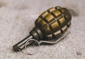 Uzbek Man Detained in Russia After "Grenade" Joke in Restaurant фото