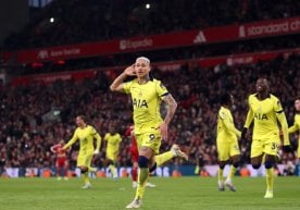 Англия Премьер-лигасининг 30-турида ЕЧЛ йўлланмаси учун