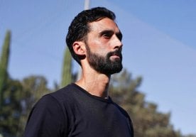 Мадриднинг «Реал» жамоаси бош мураббийи Алваро Арбелоа ўнг