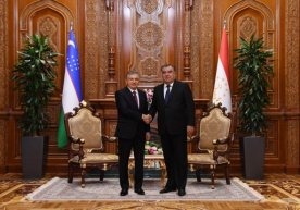 Shavkat Mirziyoyev Imomali Rahmon bilan uchrashuv o‘tkazdi фото