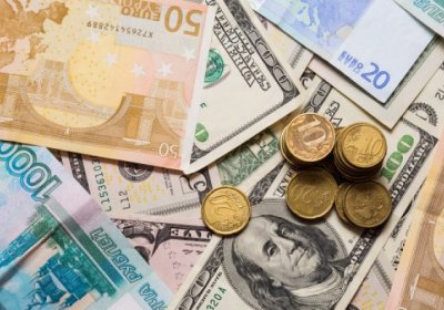 Rossiyada evro kursi 57 rubldan pasaydi, dollar kursi 50 rubl atrofida saqlanib turibdi фото