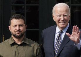 Зеленский Байдендан шикоят қилиб, у туфайли Украина ёлғиз курашганини айтди фото
