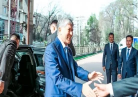Мамлакат собиқ президенти Алмазбек Атамбаев бошчилигидаги