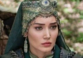 Гўзал актриса Юлдуз Ражабова мухлисларининг “Қайси