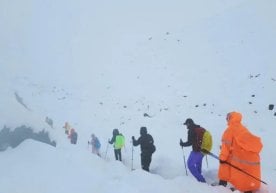 Ҳиндукуш тоғларида кучли қор бўрони сабаб юзлаб сайёҳлар