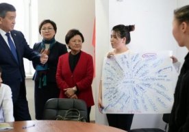 Sooronbay Jeenbekov: "Qirg‘izistonda rus tili rasmiy til bo‘lib qoladi" фото