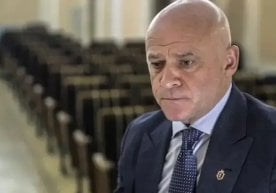 Украина президенти Владимир Зеленский бир қатор шахсларни
