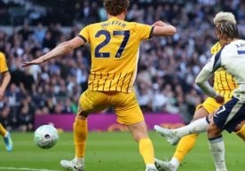 Англия Премьер-лигасининг 33-турида Лондонда ўтган баҳсда