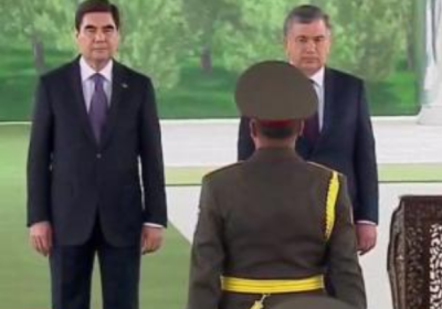 Shavkat Mirziyoyev Gurbanguli Berdimuhamedov bilan uchrashdi (video) фото