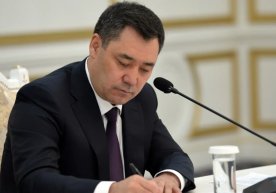 Қирғизистонда бир кунда бир йўла уч нафар вазир