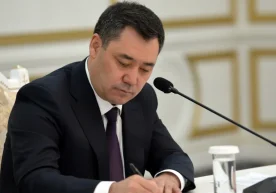 Қирғизистонда бир кунда бир йўла уч нафар вазир