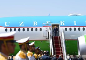 Shavkat Mirziyoyev Eronga yetib bordi (foto) фото