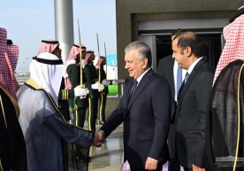 Shavkat Mirziyoyev Saudiya Arabistoniga yetib bordi (foto) фото