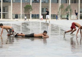 Evropaning  10 ta davlatida issiq havo tufayli xavflilikning qizil darajasi kiritildi фото