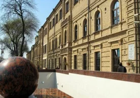 Бир аёл укасини Тошкент Давлат юридик университетида
