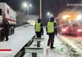 Қамчиқ довонида кучли қор ёғиши ва йўлнинг музлаб қолиши