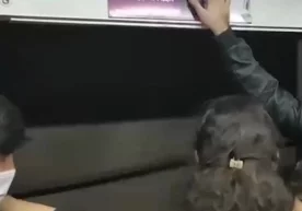 Тошкент метрополитени вагон эшиги ёпилмаган ҳолда