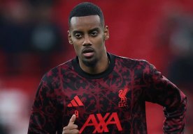 El delantero del Liverpool, Alexander Isak, se perderá el
