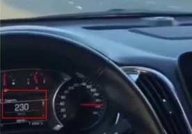 Videodan kadr Toshkent shahri ko‘chalarida 17-18 yoshli