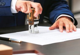 Qaysi turdagi bitimlarni majburiy notarial tasdiqlash tartibi bekor qilinmoqda? фото