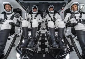 SpaceX ilk bor kosmik turistlarni Xalqaro kosmik stansiyaga olib chiqdi фото