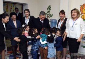Президент Нукусдаги боғча ва поликлиника фаолияти билан танишди (фото) фото