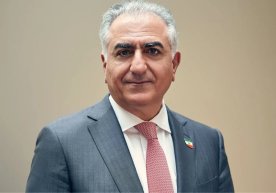 Эроннинг сўнгги шоҳи оиласи вакили, сиёсий фаол Ризо