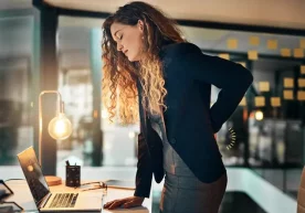 Фото: The Voice Mag Ўтириб ишлаш зарарли — бу ҳақиқат.