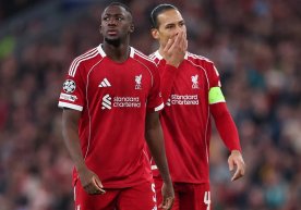 El Liverpool está cerca de perder a uno de sus defensas
