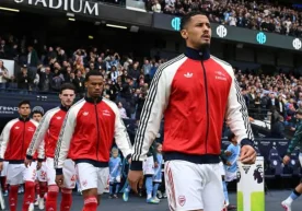 Londra'nın "Arsenal" kulübünün savunmacısı