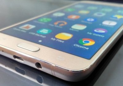Янги Samsung Galaxy J7 моделига Full HD экран ўрнатилмайди фото