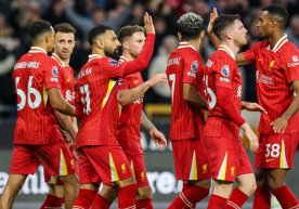 Liverpool Defeats Wolverhampton to Strengthen EPL Lead фото