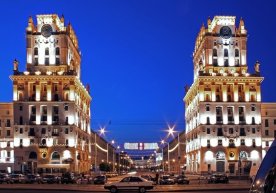 Belorussiya muxolifatchilari Rossiya telekanallari namoyishi toʻxtatilishini talab qilmoqda фото