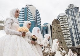 Чеченистонда тўйда бриллиант узук, уй ва машина бериш тақиқланди фото