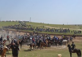 Jomboyda koʻpkari bahslari boshlandi (foto) фото