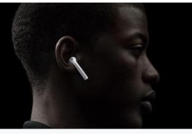 Тайванлик эркак ухлаб ётганида Apple AirPods симсиз