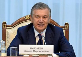 Shavkat Mirziyoyev "2018 yil uchun Davlat dasturi to‘g‘risida"gi farmonni imzoladi фото