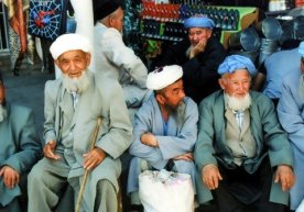 Oʻzbeklar boshqa davlatlar aholisidan erta qariyotgani maʼlum boʻldi фото