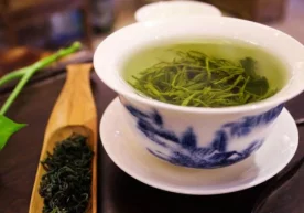 Кўк чой семиришнинг олдини олади ва ичаклар фаолиятини