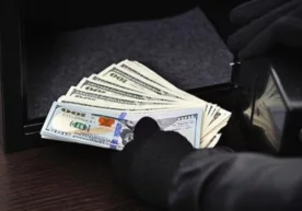 Бухоро вилоятида ўзгага тегишли 11 дона пластик карта