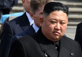 Shimoliy Koreya yetakchisi Kim Chen In o‘smirlar
