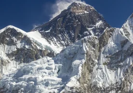 Se estableció un nuevo récord cuando 274 alpinistas