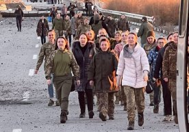 Ukraina 108 nafar ayolni Rossiya asirligidan qaytardi фото