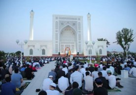 Аллоҳ ризолиги учун Рамазон ҳайити намозини ўқишга ният