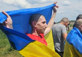 Rossiya va Ukraina BAA vositachiligida 150 nafar harbiy asirni almashdi фото