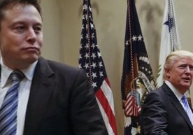 Officials of 14 US states sued Musk and Trump фото